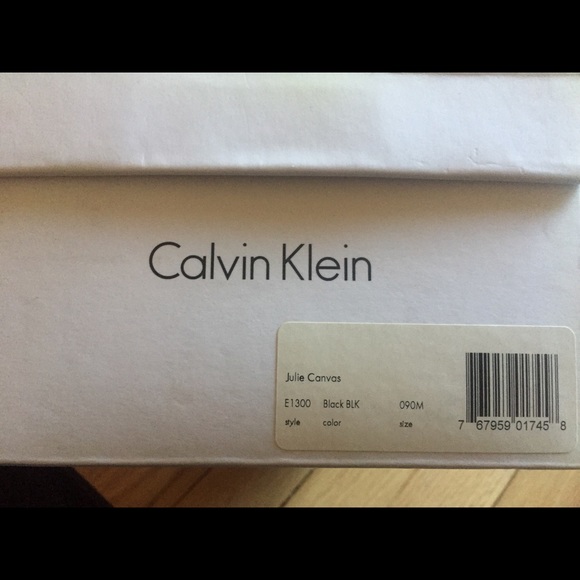 Calvin Klein canvas sneakers - Picture 6 of 7